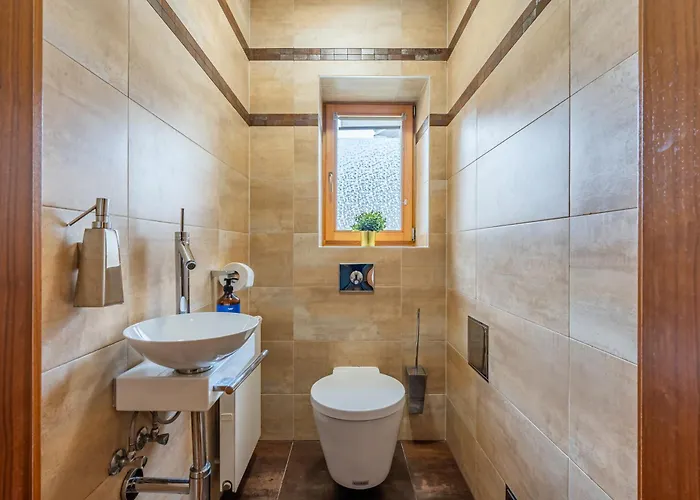 Days - Sattic With Ac Next To Old Town Square Apartman *