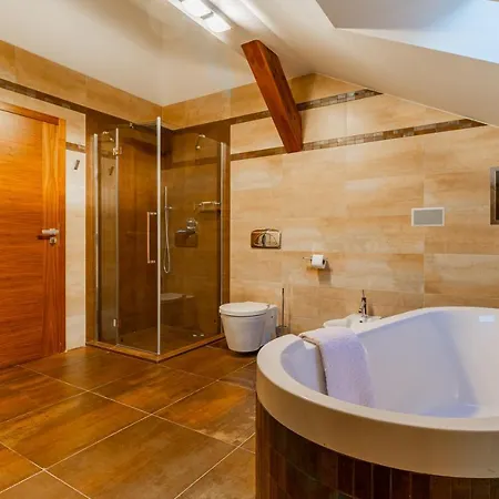 Days - Spacious 117m2 Attic Retreat W Ac - Near Old Town Sq * Prague