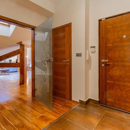Days - Spacious 117m2 Attic Retreat W Ac - Near Old Town Sq Apartment Prague