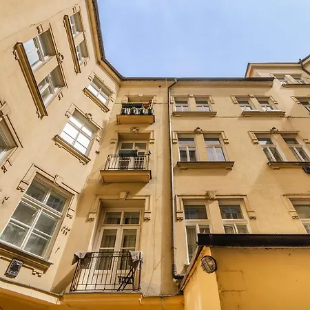 Days - Spacious 117m2 Attic Retreat W Ac - Near Old Town Sq *