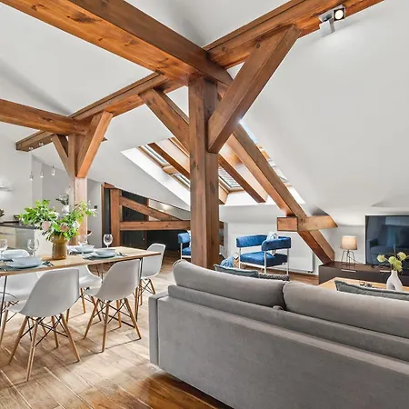 Days - Spacious 117m2 Attic Retreat W Ac - Near Old Town Sq Prag