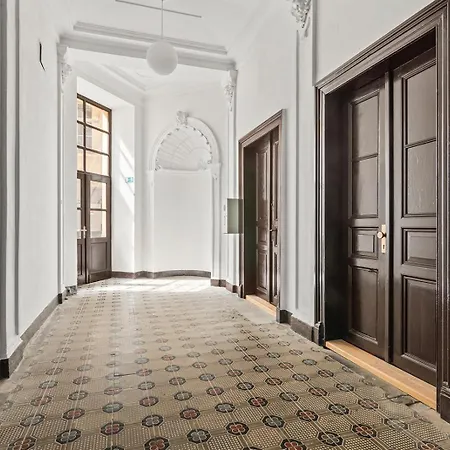 Apartment Days - Spacious 117m2 Attic Retreat W Ac - Near Old Town Sq