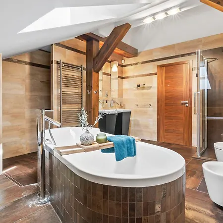 Days - Spacious 117m2 Attic Retreat W Ac - Near Old Town Sq Apartment Prag
