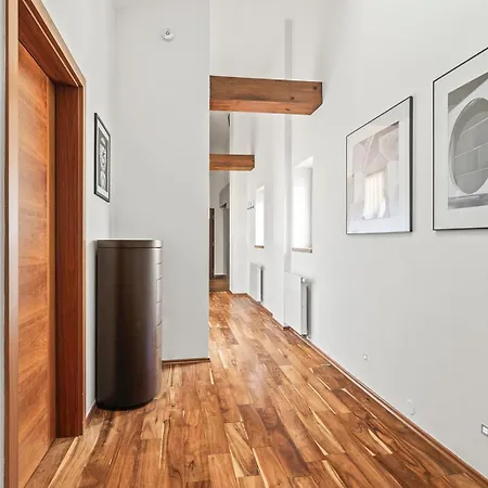 Apartment Days - Spacious 117m2 Attic Retreat W Ac - Near Old Town Sq Prag