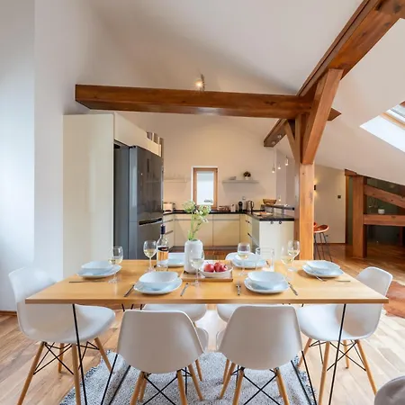 Days - Sattic With Ac Next To Old Town Square Apartmán *